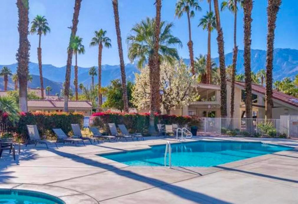 Modern Palm Springs Escape! Apartment Bagian luar foto